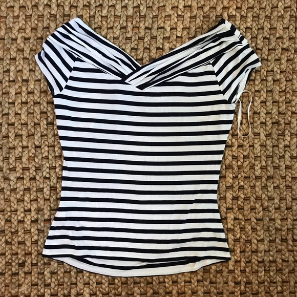 White House black market striped shirt w/ruching - Picture 3 of 3